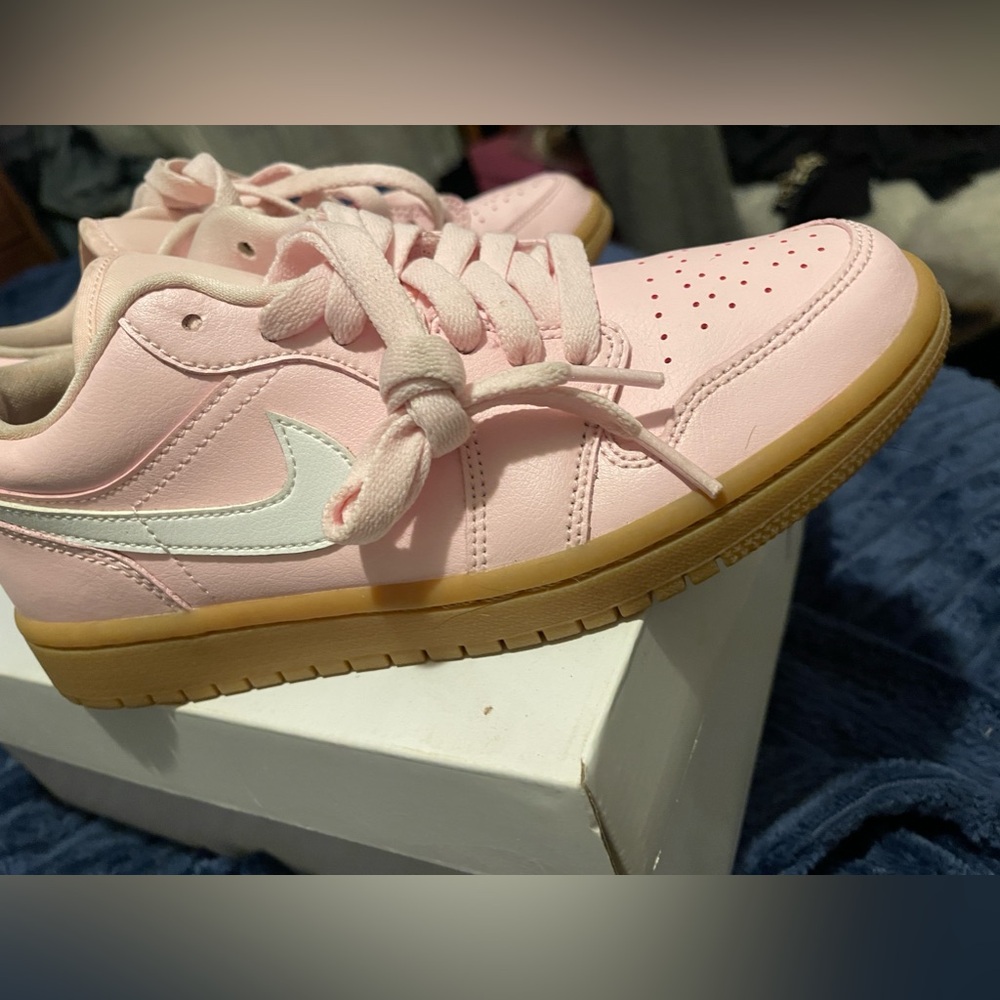 Jordan low (pink) size 7 women.